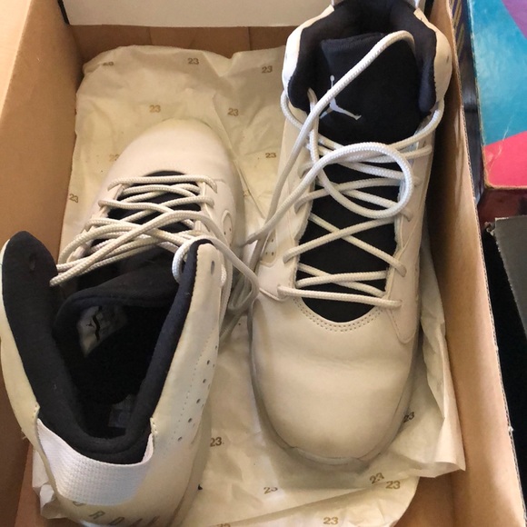 Jordan’s 6’s tan - Picture 2 of 3